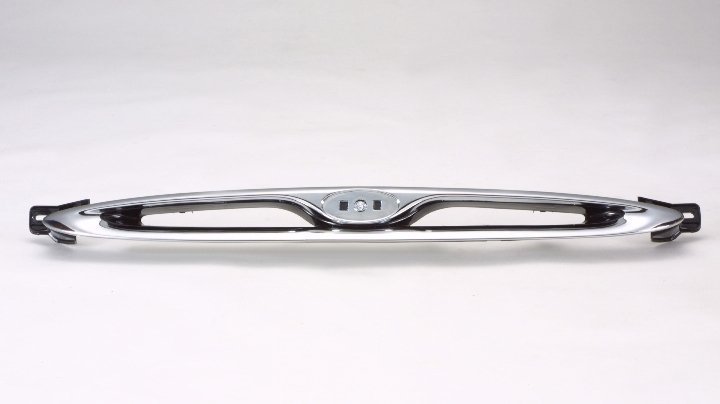 Parrilla Ford de frente Escort 99>> cromada