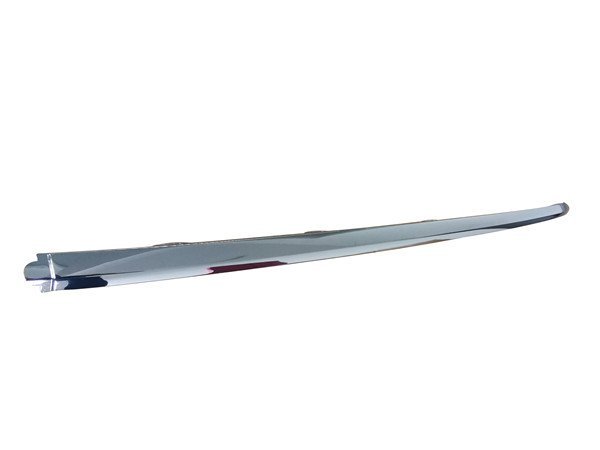 Moldura Central Paragolpe Trasero Cromada Passat Variant 2012/2014
